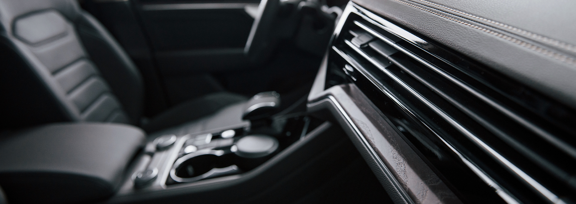 ავტომობილის ინტერიერი და შემოდგომის ტენიანობა